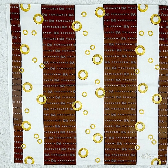 M870 TRUSSARDI Brown Cotton 21" X 20.5" - Picture 1 of 5